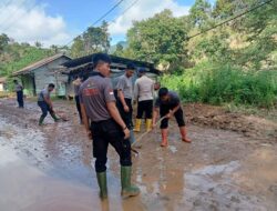 Brimob BKO Polda Aceh dan Polres Aceh Tengah Gerak Cepat Bersihkan Jalan Nasional Licin Pascabencana