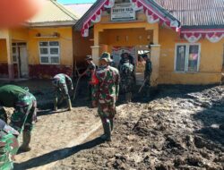 TNI Melaksanakan Pembersihan Polindes Desa Toweren Uken