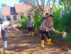 Kebersamaan Jadi Kekuatan, Polri Hadir untuk Negeri: Polsek Lut Tawar Gotong Royong Pulihkan Akses Jalan Pasca Bencana