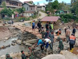 Pembuatan Jembatan Swadaya di Desa Pilar Capai 80 Persen