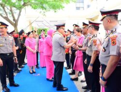 Kapolda Jambi Pimpin Langsung Pelepasan Wakapolda dalam Tradisi Penuh Makna