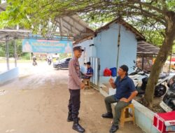 Anggota Polsek Cipanas Polres Lebak Giat Patroli Dialogis Temui warga masyarakat di Kampung Hamberang Ds. Luhurjaya