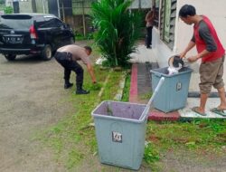 Kapolsek Warunggunung Polres Lebak kerahkan seluruh personil Melaksanakan Giat Kurve di Lingkungan Polsek Warunggunung.