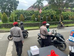 Satreskrim Polresta Tangerang Bagikan Takjil di Tigaraksa, Wujud Hadirnya Polisi di Tengah Masyarakat