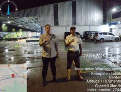 Anggota Polsek Warunggunung Polres Lebak Intensifkan Sambang Malam dan Cek Poskamling Cegah Tindak Kejahatan