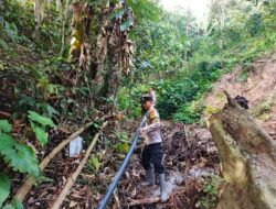 Polres Aceh Tengah dan BKO Brimob Gotong Royong Pulihkan Saluran Air Bersih Pascabencana di Atu Singkih