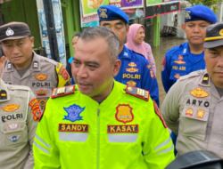 Polres Cirebon Kota Salurkan Bantuan Makanan untuk Korban Banjir di Gunungjati