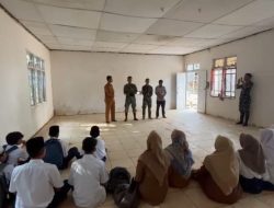Hari Pertama Pasca Banjir dan Longsor, Satgas Gulbencal Kodim 0106/Aceh Tengah Berikan Motivasi Proses Belajar Mengajar di SMP 26 Takengon
