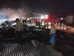 Tiga Unit Kios Kaki Lima Pemuda Pante Raya Hagus Dilalap Sijago Merah