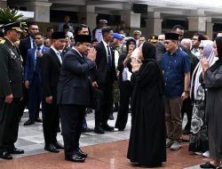 Presiden Prabowo Pimpin Upacara Pemakaman Try Sutrisno