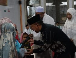 Wabup A. Khafidh :  Menyampaikan Bantuan APBN Rp1,4 milyar dari Kementerian Sosial untuk Budi daya ikan di kawasan Dambetuk