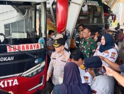 Danramil 1402/Harjamukti Hadiri Ramcheck Kendaraan Angkutan Lebaran di Terminal Harjamukti