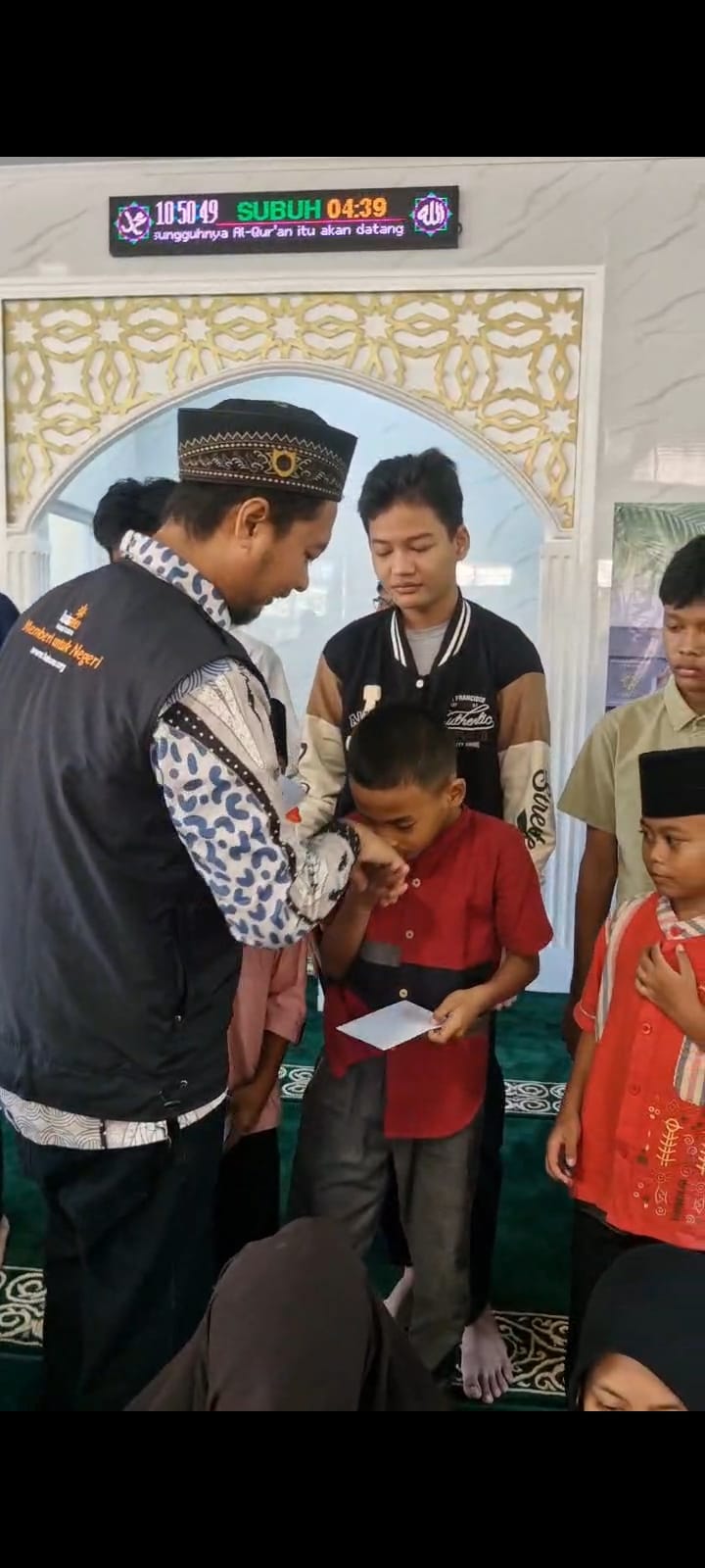 Lazismu Purwakarta Salurkan Santunan Anak Yatim di Masjid Al-Ittihad