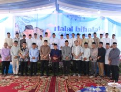 Open house rumah Gubernur Alharis 