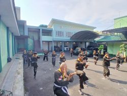 Tingkatkan Profesionalisme Prajurit, Kodim 0808/Blitar Rutin Gelar Latihan Pencak Silat Militer