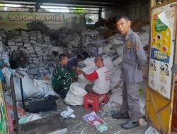 Peran Serta Babinsa Joyotakan Dalam Proses Bank Sampah