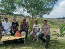 Bhabinkamtibmas Polsek Rangkasbitung Polres Lebak Giat Sambang Ke Warga Desa Pabuaran Sampaikan Pesan Kamtibmas