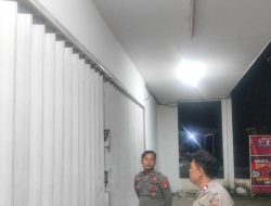 Anggota Polsek Leuwidamar Polres Lebak, Patroli Malam Hari Guna Mencegah Gangguan Kamtibmas