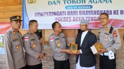 Kapolres Aceh Tengah Saweu Pesantren, Salurkan Bansos dan Gelar Bakti Kesehatan Gratis
