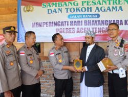 Kapolres Aceh Tengah Saweu Pesantren, Salurkan Bansos dan Gelar Bakti Kesehatan Gratis
