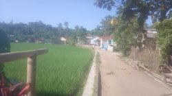 Rindukan Jalan Poros, Warga Kampung Rancawiru & Rancagarut Mohon Segera di Bangun