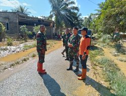 Dandim 0420/Sarko Tinjau Langsung Lokasi Banjir di Sarolangun, Pastikan Keselamatan Warga