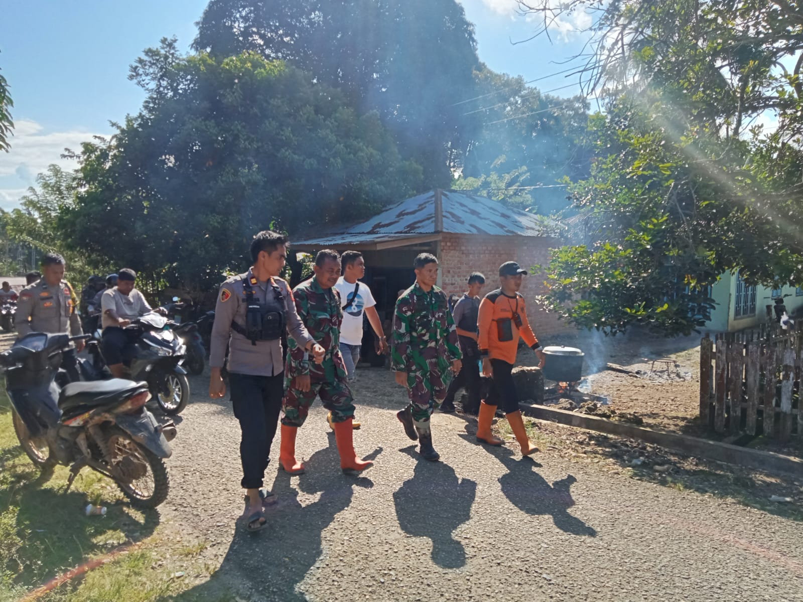 Dandim 0420/Sarko Tinjau Langsung Lokasi Banjir di Sarolangun, Pastikan Keselamatan Warga