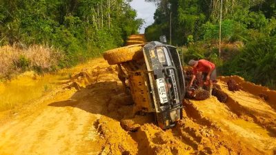Jalan Buluh Merindu–Apin Makan Korban Lagi, Pemerintah Sintang dan Kalbar Masih Sibuk Tebar Janji