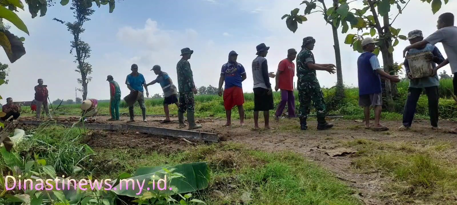 Babinsa Koramil Bulukerto Pererat Sinergi dengan Petani, Ketahanan Pangan Jadi Prioritas Bersama