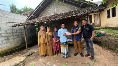 UPZ Provinsi Banten didampingi Forwatu Banten Serahkan Bantuan RTLH di Desa Muara Dua Kecamatan Cikulur