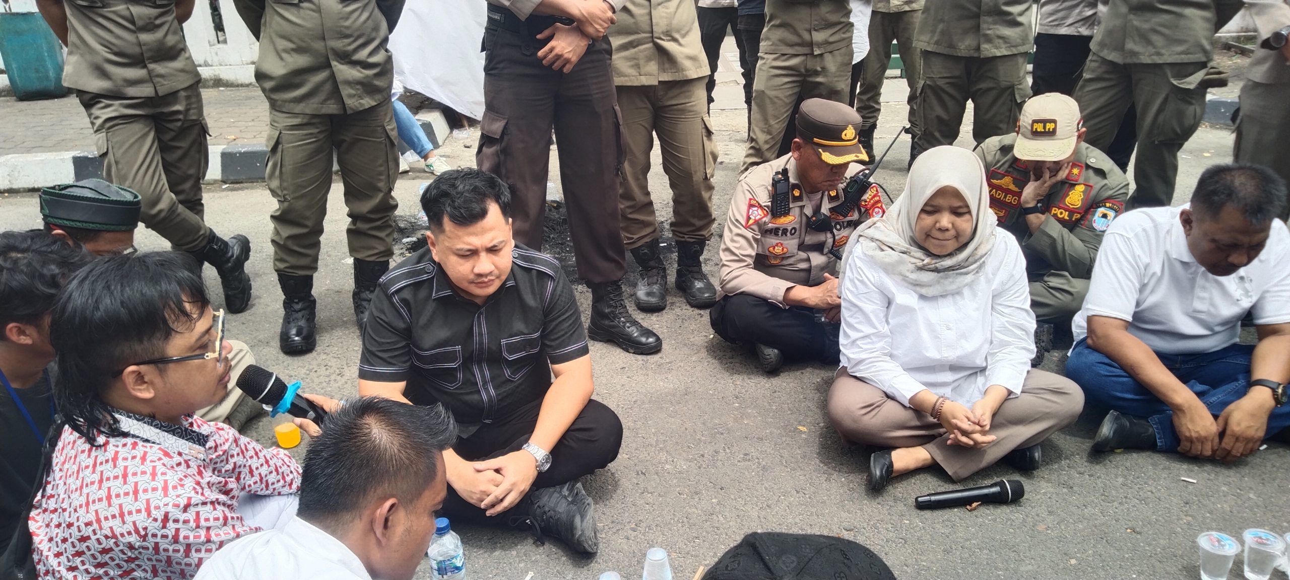 Alarm Lebak Sampaikan Aspirasi ke DPRD, Soroti Etika Kepemimpinan dan 10 Tuntutan Masyarakat