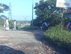 Terima Kasih pada Masyarakat telah menutup Lobang di Jalan sekitar SMAN-6 Merangin