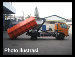 HOOK ROLL atau ARM ROLL Seharusnya banyak di Bangko Guna Mengurai Penumpukan Sampah pada Satu Titik 