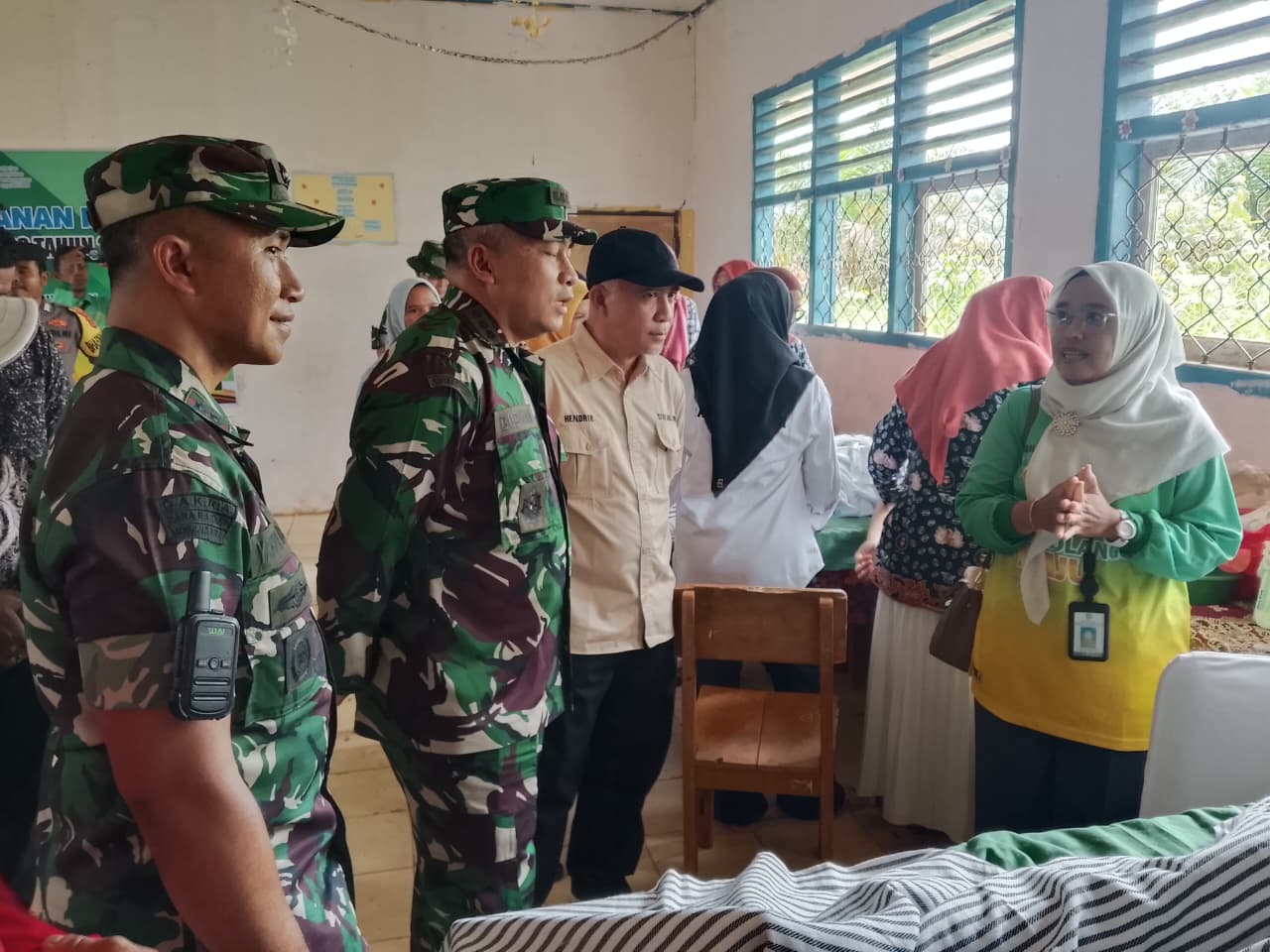 Tim WASEV TMMD Tinjau Tinjau Sunatan Massal Yang Digelar Satgas TMMD ke 128 Kodim 0420/Sarko di Desa Seko Besar 