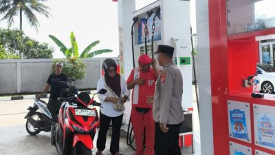 Anggota Polsek Rangkasbitung Patroli Dialogis Antisipasi Gangguan Kamtibmas dan Temui Pengawas SPBU Pabuaran