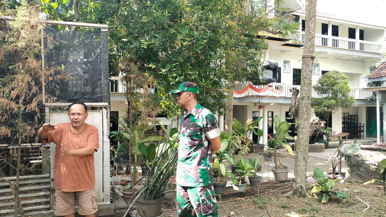 Babinsa Baturetno Perkuat Sinergi dengan Tokoh Masyarakat, Dorong Keamanan dan Toleransi Wilayah