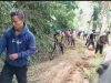 Wujud Kepedulian Babinsa, Gotong Royong Bersama Warga Permudah Akses Jalan Kebun