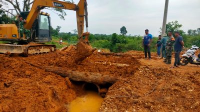 Satgas TMMD ke 128 Kodim 0420/Sarko Ratakan Jalan Menuju Desa Seko Besar