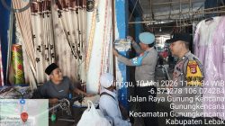 ‎KANIT PROVOST DAN BHABINKAMTIBMAS POLSEK GUNUNGKENCANA SOSIALISASIKAN LAYANAN PENGADUAN PROPAM POLRI DAN CALL CENTER 110 DI PASAR GUNUNGKENCANA