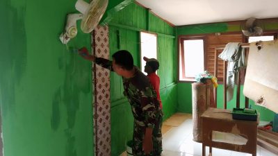 Anggota Satgas TMMD Ke-128 Kodim 0420/Sarko dan Warga Percantik Masjid Nurul Huda Anggota Satgas TMMD Ke-128 Kodim 0420/Sarko dan Warga Percantik Masjid Nurul Huda