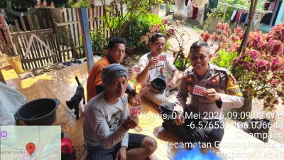 ‎BHABINKAMTIBMAS POLSEK GUNUNGKENCANA SOSIALISASIKAN LAYANAN CALL CENTER POLRI 110 DI KAMPUNG CISOKA  ‎