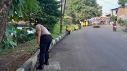 Bhabinkamtibmas Polsek Rangkasbitung Giat Jumat Bersih Bersama Lurah dan Staf Kelurahan Rangkasbitung Barat