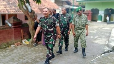 Dandim 0620/Kabupaten Cirebon Bersama Irjenad Ziarah ke Makom Mbah Kuwu Sangkan Pangeran Cakrabuana